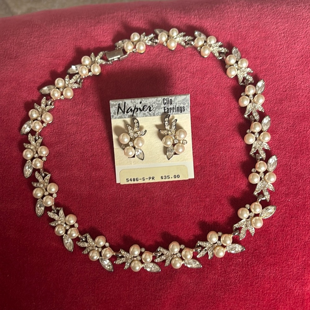 Vintage Napier Silver/Pearl Necklace & Earrings Set 👰‍♀️